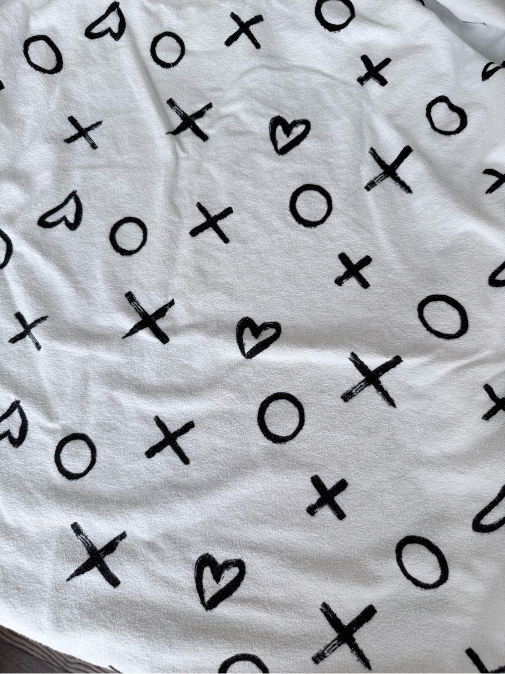 Kushies Flannel Crib Sheet - Xo Black N White (Made in Canada)